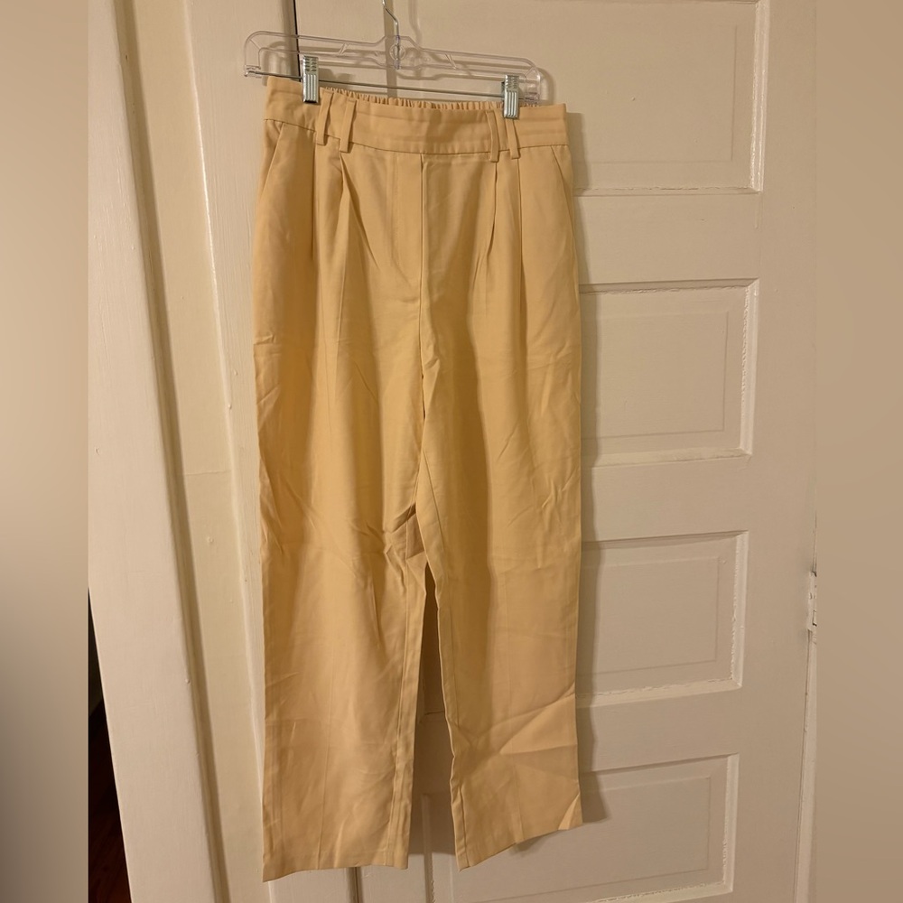 High waisted women’s trousers